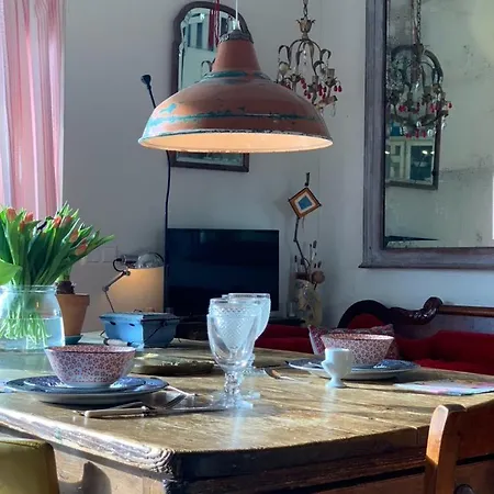 Kunstzinnige Bungalow In Apartamento