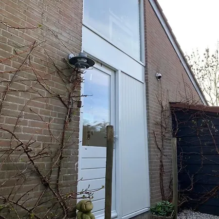 Kunstzinnige Bungalow In * Egmond aan den Hoef